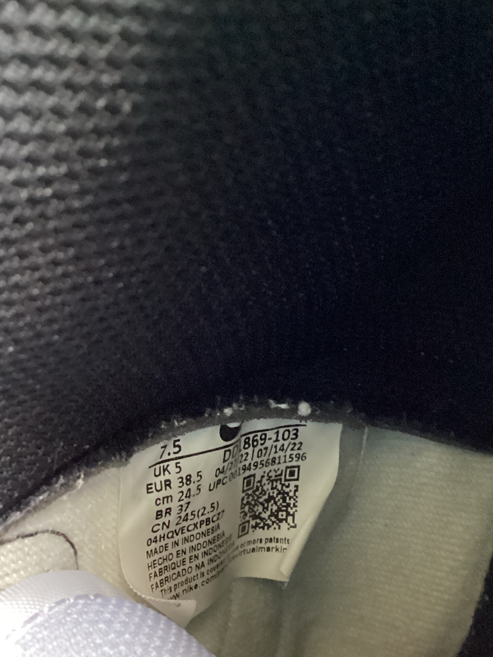 NIKE
DUNK HIGH - Picture 6 of 7